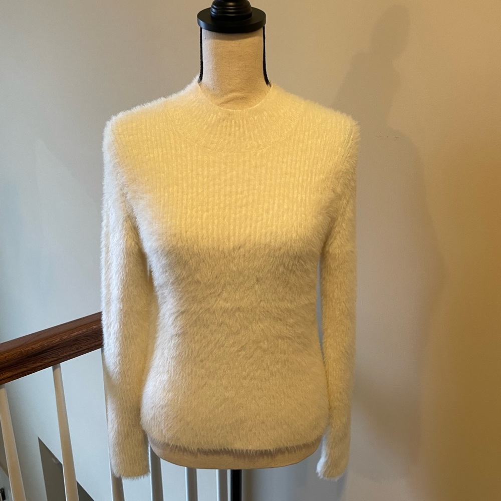 NWOT BR fuzzy sweater
